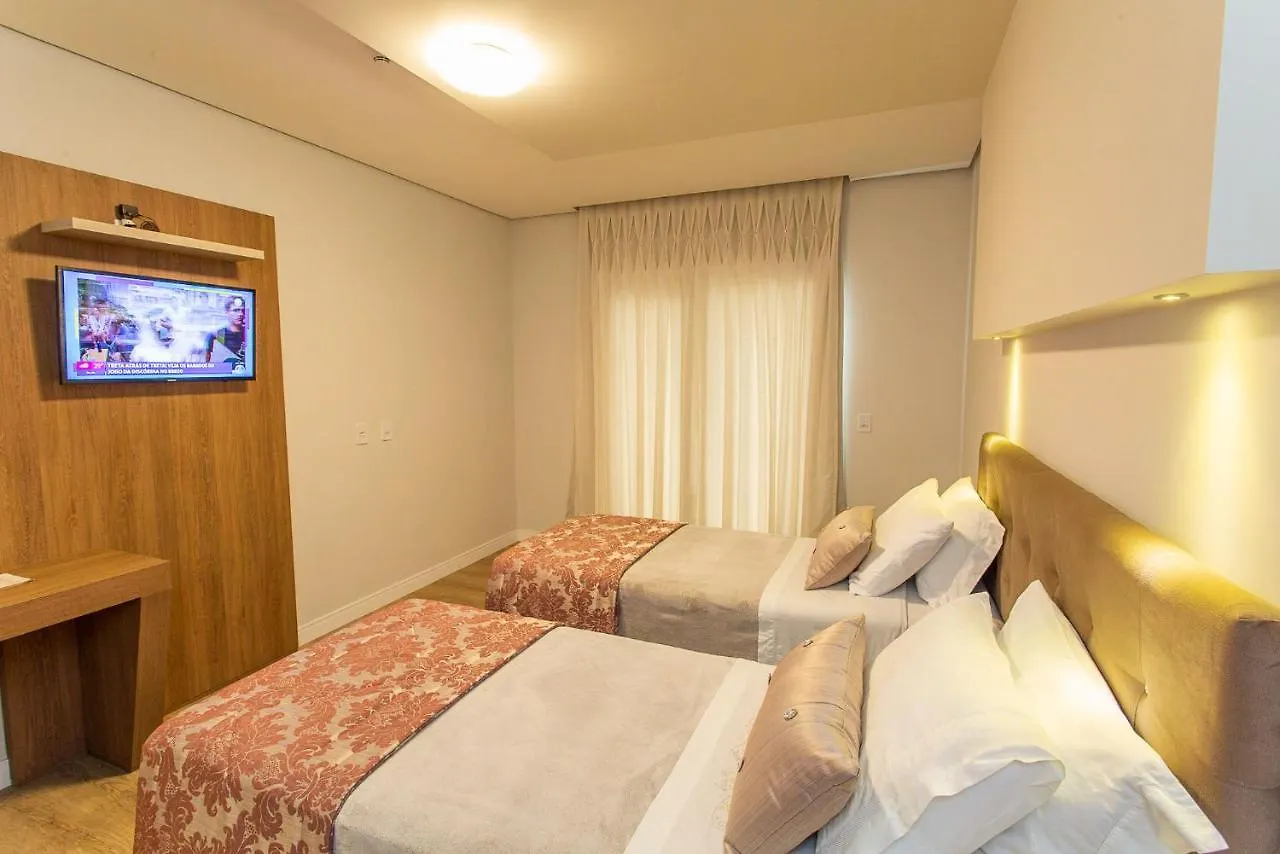Lena Rosa Premium Hotel ポメロデ